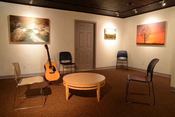 The new Nelms Gallery at 107 Church Street, Jasper Ar.      870-446-5477